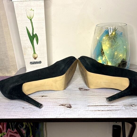 🌷  Banana Republic🌷 Black Suede Pumps - Picture 8 of 13
